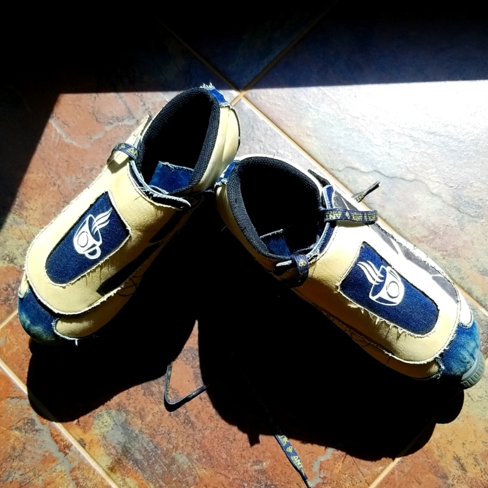 Vanilla Latte Rollerskates rare Mens size 10